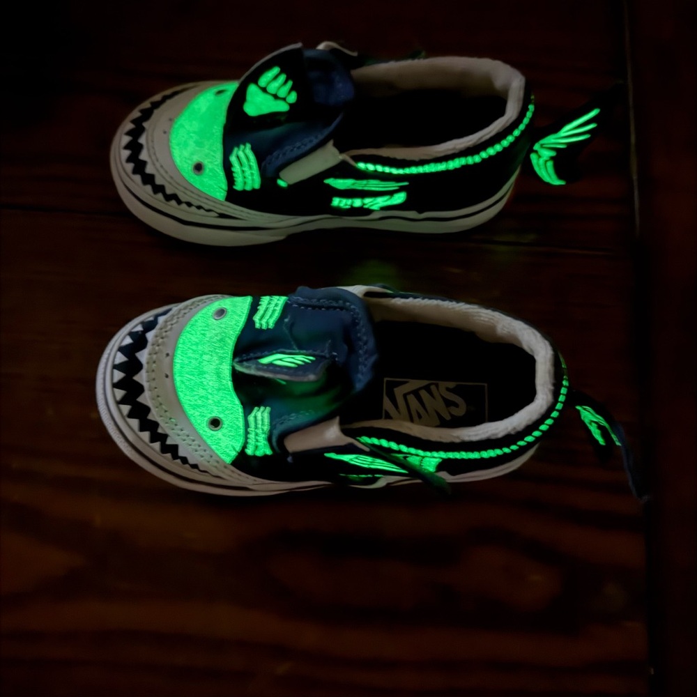 Vans Slip-on Navy V Shark Glow XRay Ocean Blue Sneakers for Kids Size 7.0 - Picture 10 of 12